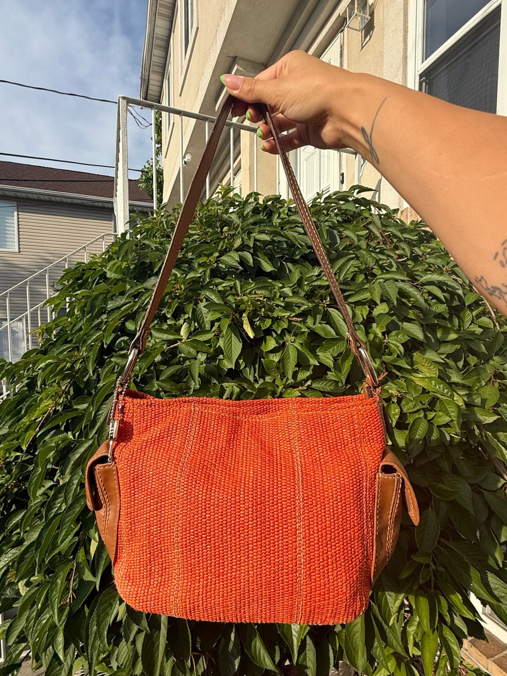 Fossil Woven Vintage Y2K Shoulder Bag Orange Raffia Leather Trim Boho Hobo Purse